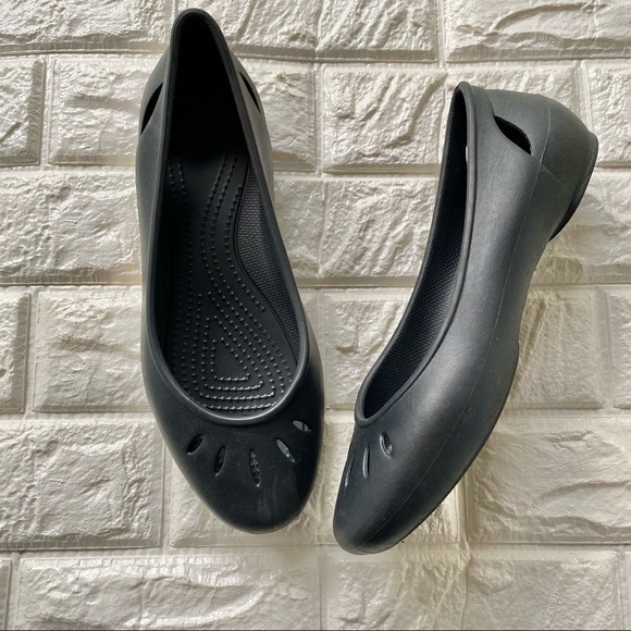 CROCS Kelli Women Black ballet style flats Size 8 - Picture 1 of 10